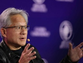 英伟达CEO黄仁勋：不会使用人工智能的人将失业
